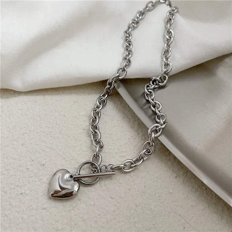 European Style Hyperbole Love Heart Pendant Necklaces Coldness Punk Neck Chains For Women Unisex Korean Fashion Jewelry Dancing