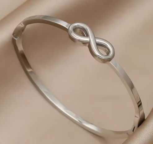 Elegant Gold  Infinity Bracelet